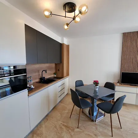 Onyx 2 Private Apartman *
